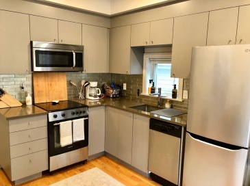 93 Kirkland, Cambridge, Massachusetts, 2 Bedrooms Bedrooms, 3 Rooms Rooms,1 BathroomBathrooms,Residential Lease,For Rent,Kirkland,73521264
