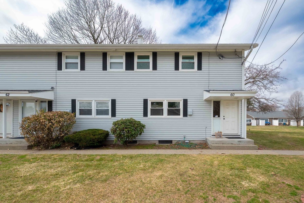 60 Honeysuckle Dr, Chicopee, Massachusetts, 2 Bedrooms Bedrooms, 4 Rooms Rooms,1 BathroomBathrooms,Residential,For Sale,Honeysuckle Dr,73493708