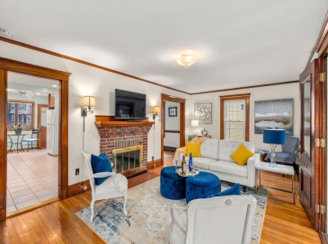 10 Dow Ave, Arlington, Massachusetts, 3 Bedrooms Bedrooms, 6 Rooms Rooms,2 BathroomsBathrooms,Residential,For Sale,Dow Ave,73502997