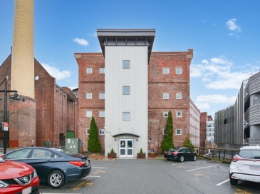 200 Market St, Lowell, Massachusetts, 2 Bedrooms Bedrooms, 4 Rooms Rooms,1 BathroomBathrooms,Residential,For Sale,Market St,73498542