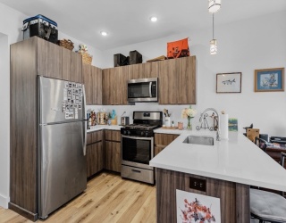 211 West 9th Street, Boston, Massachusetts, 2 Bedrooms Bedrooms, 4 Rooms Rooms,1 BathroomBathrooms,Residential Lease,For Rent,West 9th Street,73524214