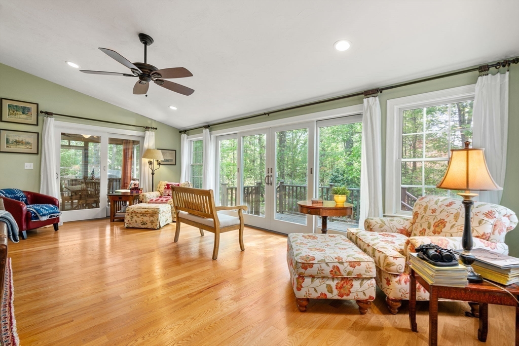 6A Wampanoag Dr., Acton, Massachusetts, 4 Bedrooms Bedrooms, 12 Rooms Rooms,3.5 BathroomsBathrooms,Residential,For Sale,Wampanoag Dr.,73524633