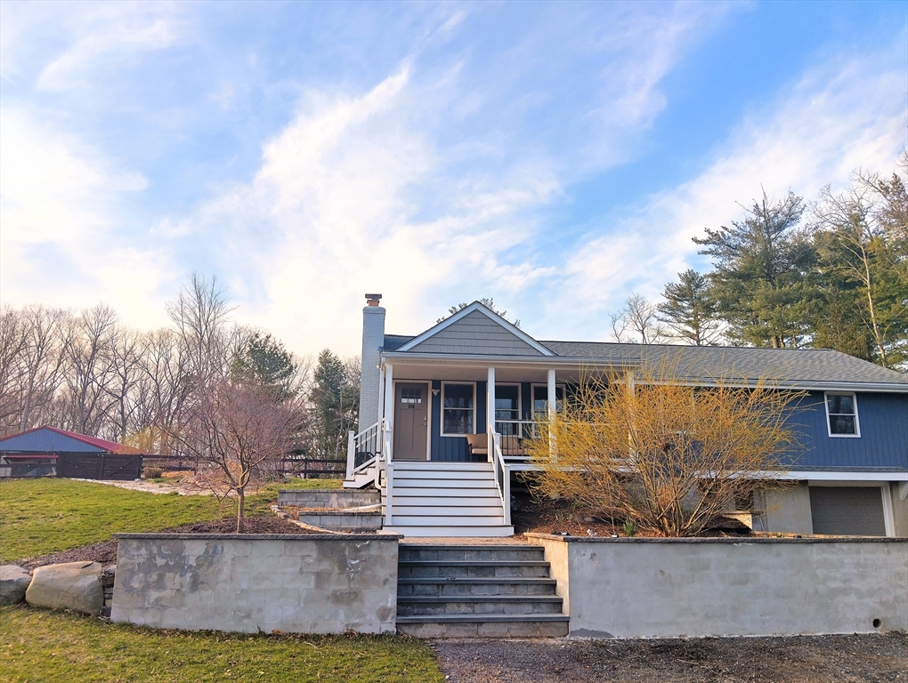 390 Read St, Seekonk, Massachusetts, 3 Bedrooms Bedrooms, 5 Rooms Rooms,2 BathroomsBathrooms,Residential,For Sale,Read St,73524689