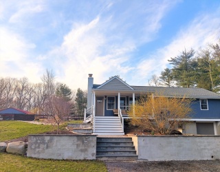 390 Read St, Seekonk, Massachusetts, 3 Bedrooms Bedrooms, 5 Rooms Rooms,2 BathroomsBathrooms,Residential,For Sale,Read St,73524689