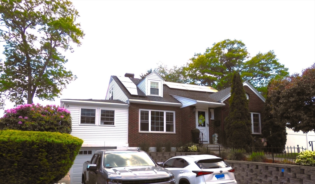 46 Tudor St, Methuen, Massachusetts, 3 Bedrooms Bedrooms, 7 Rooms Rooms,1 BathroomBathrooms,Residential,For Sale,Tudor St,73524688