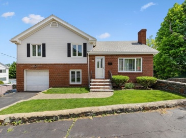 11 Adams St, Salem, Massachusetts, 3 Bedrooms Bedrooms, 8 Rooms Rooms,1.5 BathroomsBathrooms,Residential,For Sale,Adams St,73524698