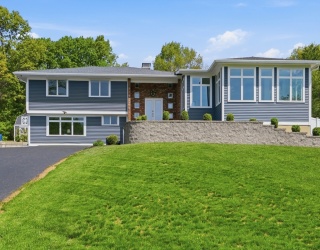 235 Kemp St, Dunstable, Massachusetts, 5 Bedrooms Bedrooms, 12 Rooms Rooms,5.5 BathroomsBathrooms,Residential,For Sale,Kemp St,73524710