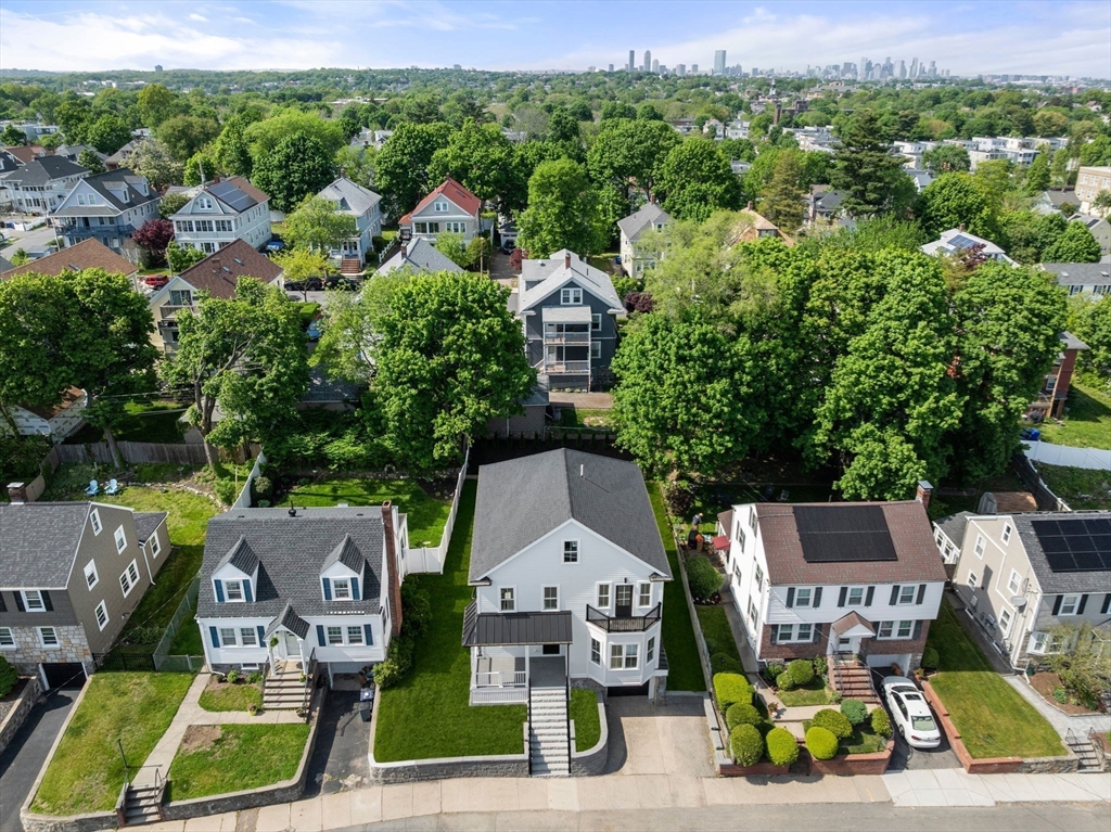 33 Fendale Ave, Boston, Massachusetts, 5 Bedrooms Bedrooms, 9 Rooms Rooms,3 BathroomsBathrooms,Residential,For Sale,Fendale Ave,73524709