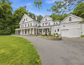 204 Village St, Medway, Massachusetts, 5 Bedrooms Bedrooms, 10 Rooms Rooms,4.5 BathroomsBathrooms,Residential,For Sale,Village St,73524733