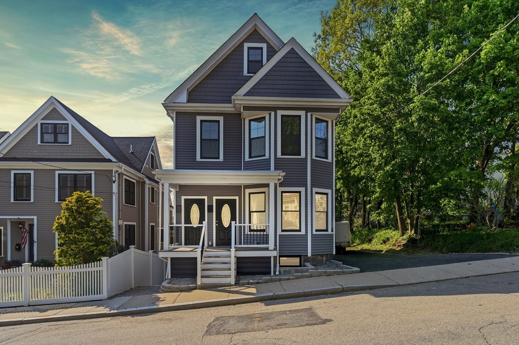 9 June, Boston, Massachusetts, 3 Bedrooms Bedrooms, 6 Rooms Rooms,2 BathroomsBathrooms,Residential,For Sale,June,73523431