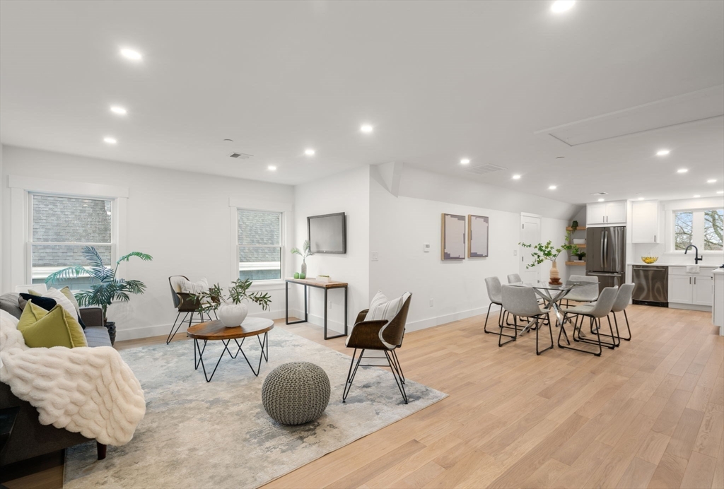 26 Adelaide Street, Boston, Massachusetts, 2 Bedrooms Bedrooms, 5 Rooms Rooms,2 BathroomsBathrooms,Residential,For Sale,Adelaide Street,73524488