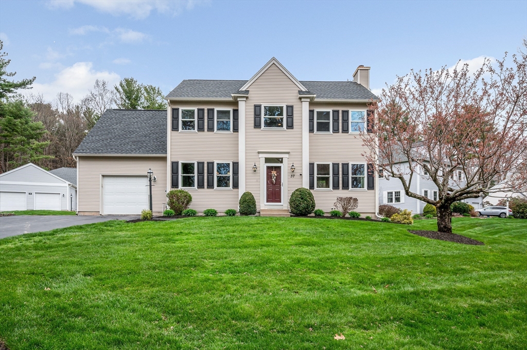37 Beechwood Dr, Haverhill, Massachusetts, 3 Bedrooms Bedrooms, 6 Rooms Rooms,2.5 BathroomsBathrooms,Residential,For Sale,Beechwood Dr,73524498
