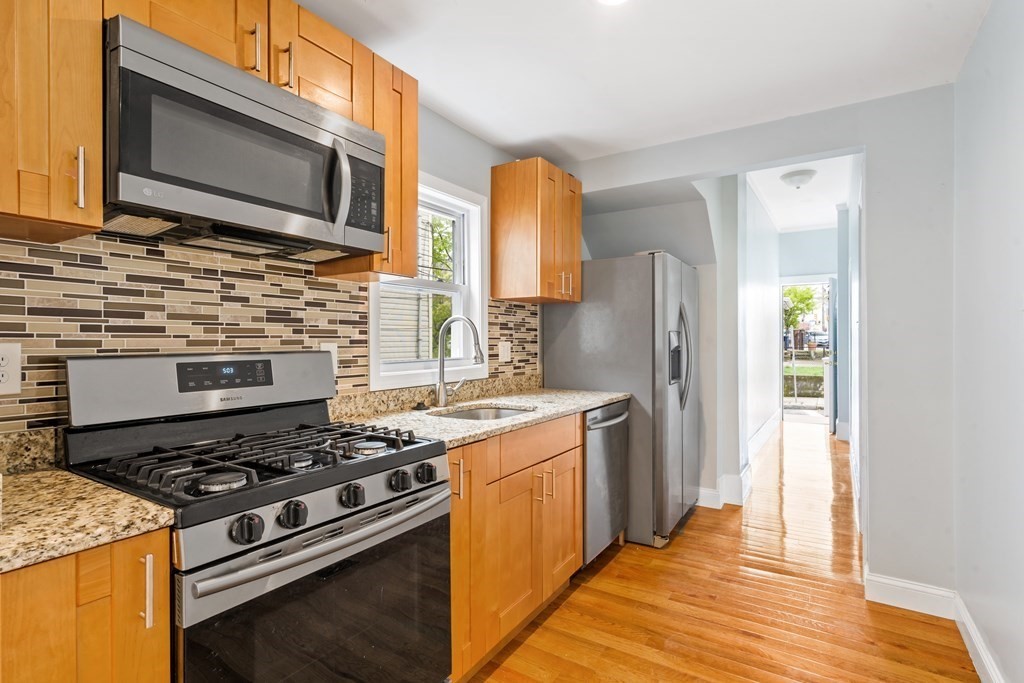 79 Derby St, Somerville, Massachusetts, 2 Bedrooms Bedrooms, 5 Rooms Rooms,1 BathroomBathrooms,Residential Lease,For Rent,Derby St,73524377