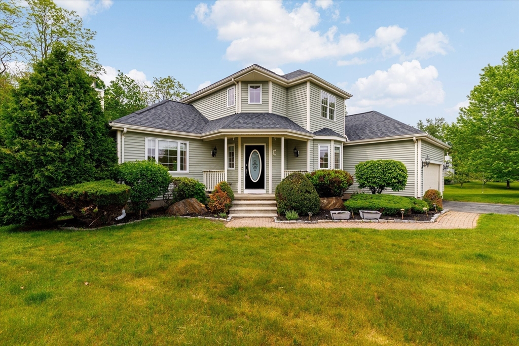 8 Cardinal Cir, Shrewsbury, Massachusetts, 4 Bedrooms Bedrooms, 9 Rooms Rooms,2.5 BathroomsBathrooms,Residential,For Sale,Cardinal Cir,73524522