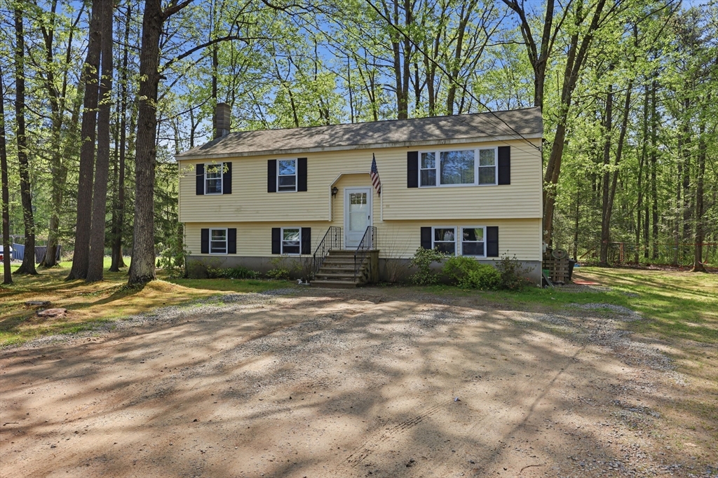 22 Seabrook Rd, Salisbury, Massachusetts, 3 Bedrooms Bedrooms, 6 Rooms Rooms,1 BathroomBathrooms,Residential,For Sale,Seabrook Rd,73524544