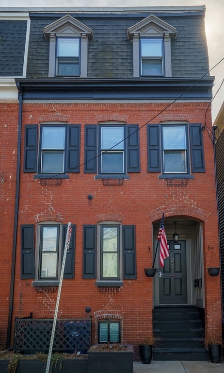 27 Swallow St, Boston, Massachusetts, 2 Rooms Rooms,1 BathroomBathrooms,Residential Lease,For Rent,Swallow St,73524547