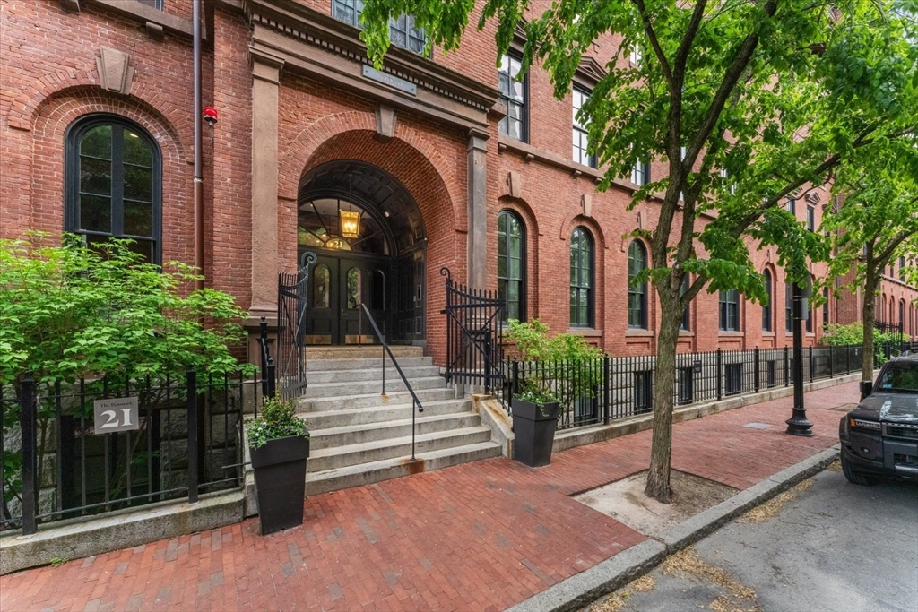 21 Father Francis Gilday St, Boston, Massachusetts, 2 Bedrooms Bedrooms, 4 Rooms Rooms,2 BathroomsBathrooms,Residential,For Sale,Father Francis Gilday St,73524551