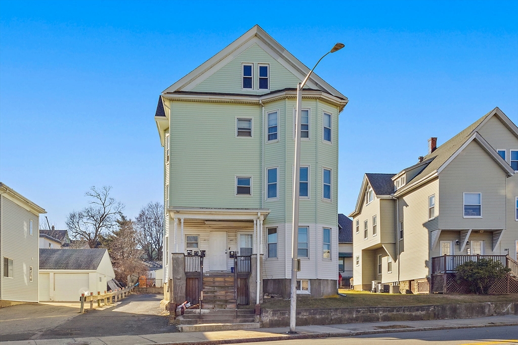 403-405 Ferry St, Malden, Massachusetts, 9 Bedrooms Bedrooms, 18 Rooms Rooms,3 BathroomsBathrooms,Residential Income,For Sale,Ferry St,73524784