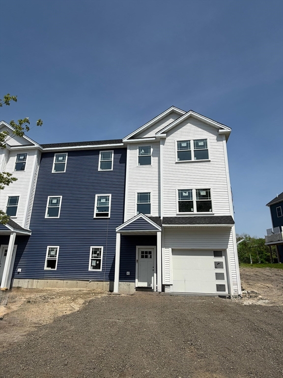 3 Doris Drive, Chelmsford, Massachusetts, 3 Bedrooms Bedrooms, 8 Rooms Rooms,2.5 BathroomsBathrooms,Residential,For Sale,Doris Drive,73524795