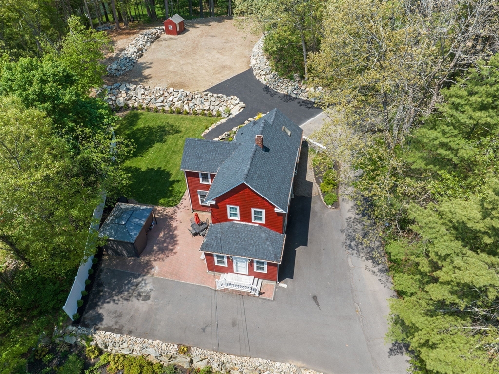 27 Cross Street, Medfield, Massachusetts, 3 Bedrooms Bedrooms, 7 Rooms Rooms,2 BathroomsBathrooms,Residential,For Sale,Cross Street,73524588