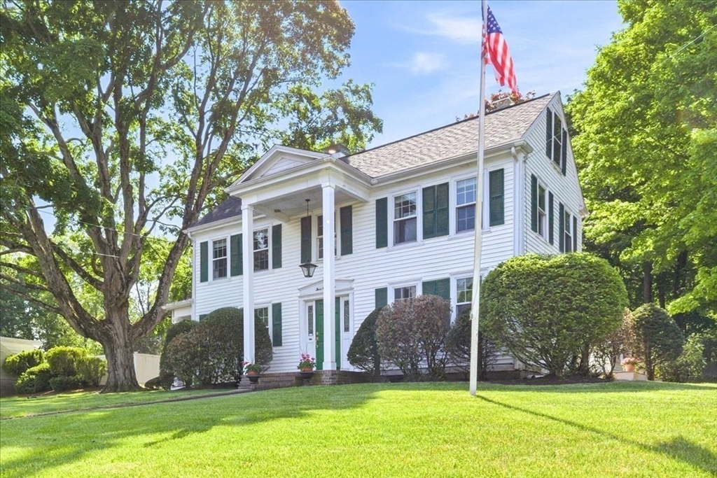 397 Washington St, Norwood, Massachusetts, 5 Bedrooms Bedrooms, 11 Rooms Rooms,2.5 BathroomsBathrooms,Residential Income,For Sale,Washington St,73524809