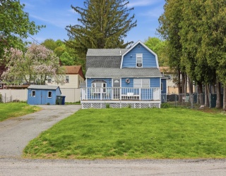 24 Hawley Avenue, Leominster, Massachusetts, 2 Bedrooms Bedrooms, 6 Rooms Rooms,1.5 BathroomsBathrooms,Residential,For Sale,Hawley Avenue,73524824