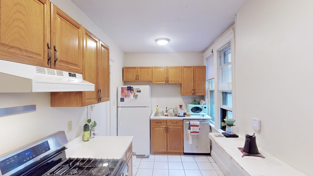 32 Sidlaw, Boston, Massachusetts, 1 Bedroom Bedrooms, 2 Rooms Rooms,1 BathroomBathrooms,Residential Lease,For Rent,Sidlaw,73524826
