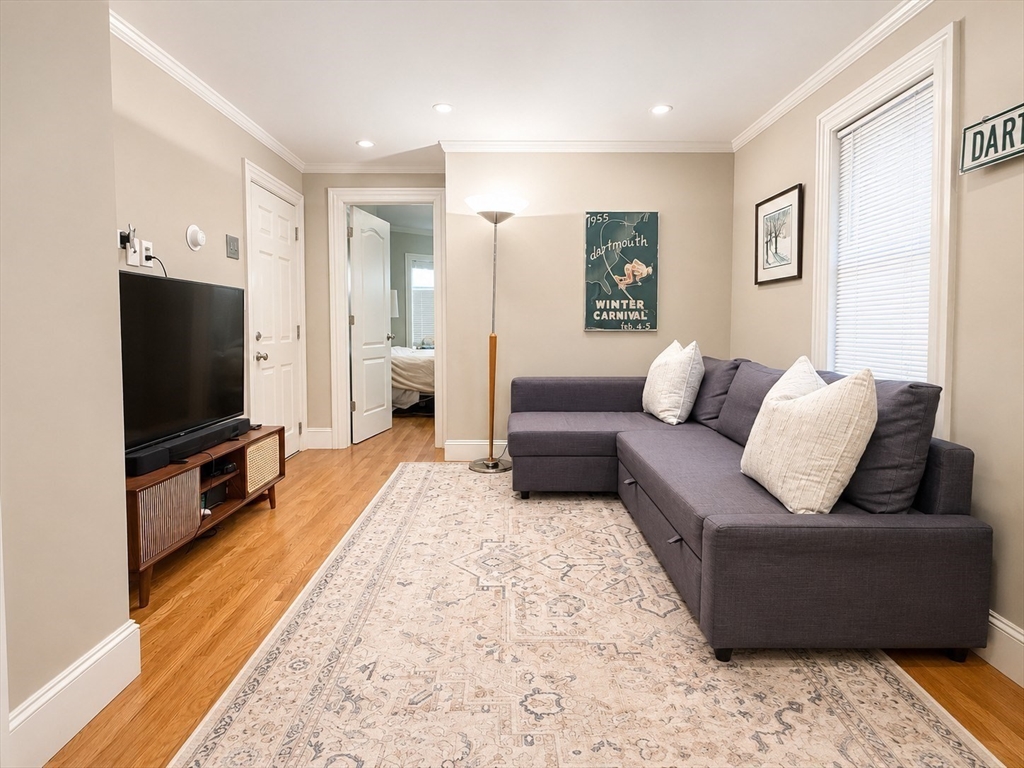 6 Bristol St, Cambridge, Massachusetts, 1 Bedroom Bedrooms, 4 Rooms Rooms,1 BathroomBathrooms,Residential,For Sale,Bristol St,73524165