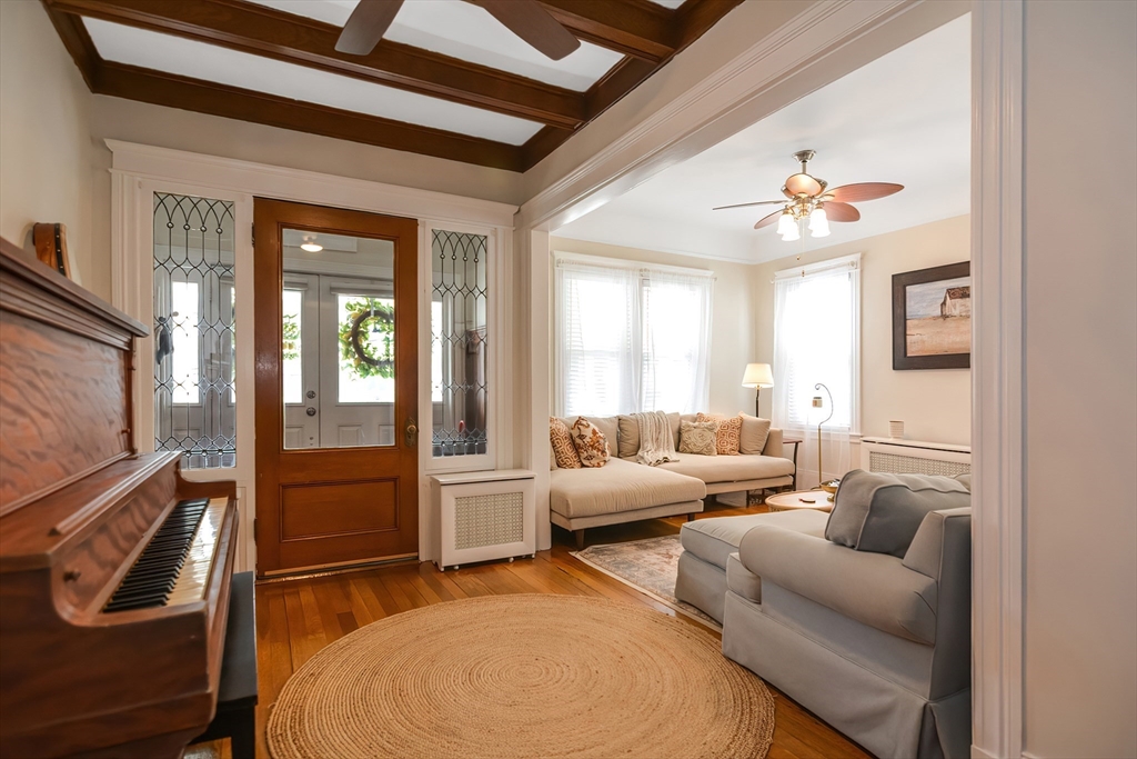 2 Peirce Rd, Lynn, Massachusetts, 5 Bedrooms Bedrooms, 12 Rooms Rooms,4.5 BathroomsBathrooms,Residential Income,For Sale,Peirce Rd,73524847