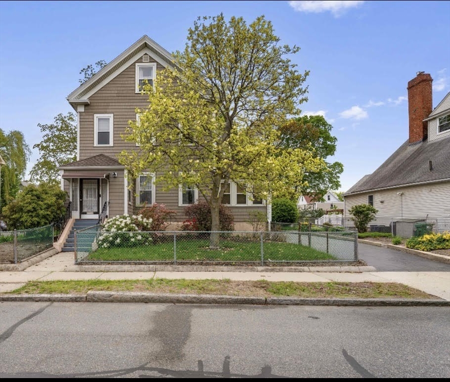 91 Dudley St, Medford, Massachusetts, 5 Bedrooms Bedrooms, 12 Rooms Rooms,2 BathroomsBathrooms,Residential Income,For Sale,Dudley St,73524507