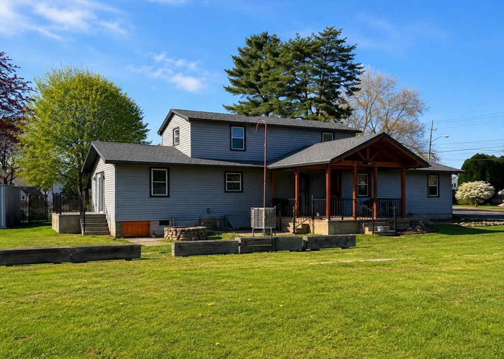 115 Berkshire Avenue, Southwick, Massachusetts, 4 Bedrooms Bedrooms, 7 Rooms Rooms,2 BathroomsBathrooms,Residential,For Sale,Berkshire Avenue,73524372