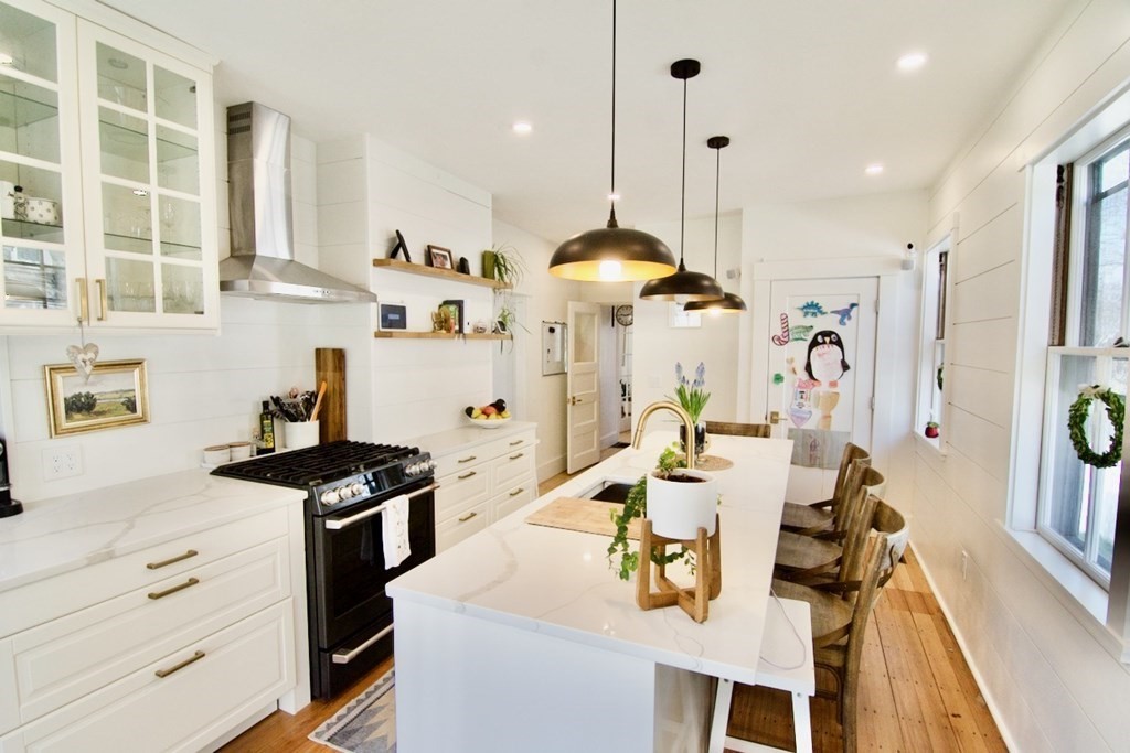 97 Sawyer Ave, Boston, Massachusetts, 4 Bedrooms Bedrooms, 8 Rooms Rooms,2.5 BathroomsBathrooms,Residential Lease,For Rent,Sawyer Ave,73524876