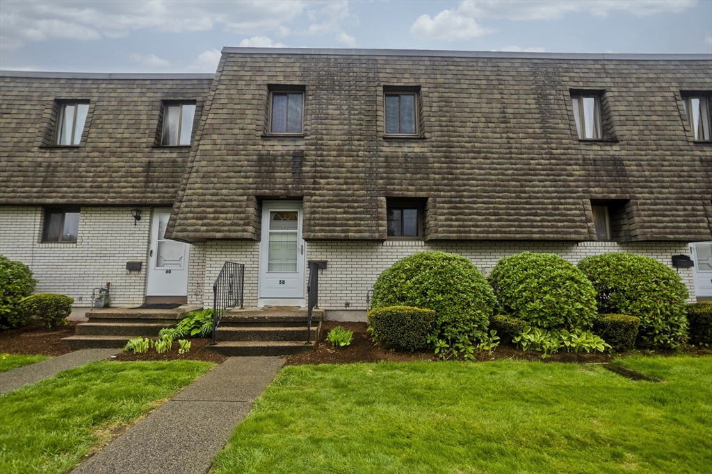 58 Beekman Dr, Agawam, Massachusetts, 2 Bedrooms Bedrooms, 4 Rooms Rooms,1.5 BathroomsBathrooms,Residential,For Sale,Beekman Dr,73524625