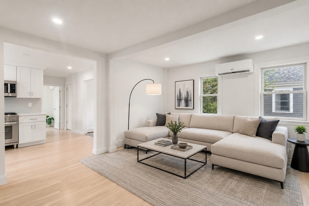 85 School Street, Boston, Massachusetts, 2 Bedrooms Bedrooms, 4 Rooms Rooms,2 BathroomsBathrooms,Residential,For Sale,School Street,73524545