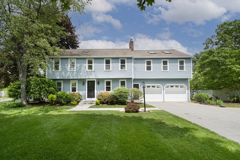 130 Pleasant St, Northborough, Massachusetts, 3 Bedrooms Bedrooms, 8 Rooms Rooms,2.5 BathroomsBathrooms,Residential,For Sale,Pleasant St,73522921