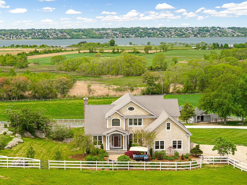3333 Main Road, Tiverton, Rhode Island, 4 Bedrooms Bedrooms, 9 Rooms Rooms,3 BathroomsBathrooms,Residential,For Sale,Main Road,73524558