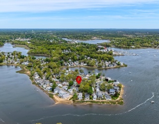 13 Woodland Cir, Wareham, Massachusetts, 4 Bedrooms Bedrooms, 7 Rooms Rooms,2 BathroomsBathrooms,Residential Income,For Sale,Woodland Cir,73524925