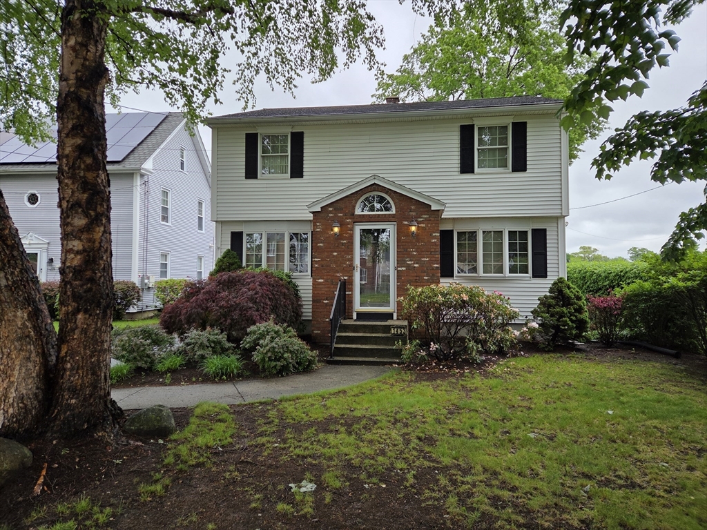 1451-1453 Carew St, Springfield, Massachusetts, 4 Bedrooms Bedrooms, 8 Rooms Rooms,2 BathroomsBathrooms,Residential Income,For Sale,Carew St,73524916