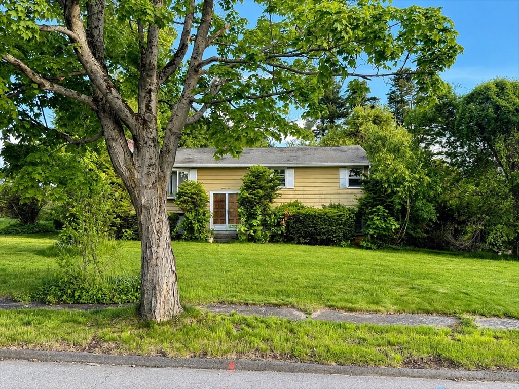 25 Pheasant Hill Run, West Boylston, Massachusetts, 3 Bedrooms Bedrooms, 8 Rooms Rooms,1 BathroomBathrooms,Residential,For Sale,Pheasant Hill Run,73524432