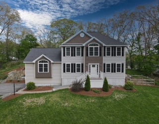 85 Nassau St, Dracut, Massachusetts, 3 Bedrooms Bedrooms, 8 Rooms Rooms,2.5 BathroomsBathrooms,Residential,For Sale,Nassau St,73512615