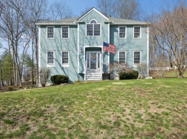 1 Heidi Lane, Grafton, Massachusetts, 4 Bedrooms Bedrooms, 8 Rooms Rooms,2.5 BathroomsBathrooms,Residential,For Sale,Heidi Lane,73498441