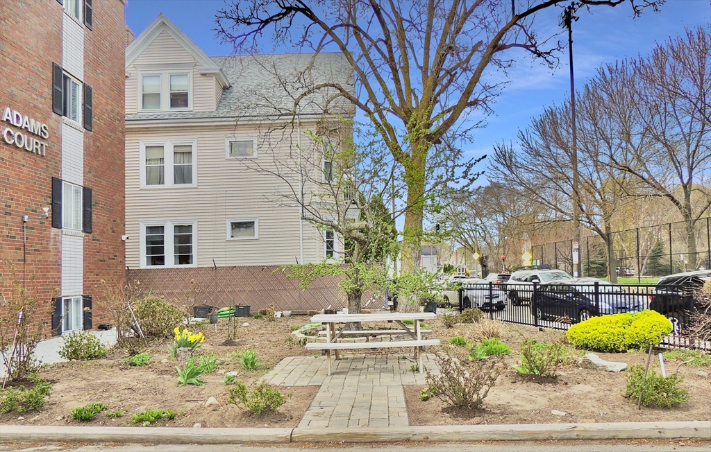 541 Adams, Boston, Massachusetts, 2 Bedrooms Bedrooms, 4 Rooms Rooms,1 BathroomBathrooms,Residential Lease,For Rent,Adams,73503447