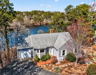 186 Canoe Pond Dr, Brewster, Massachusetts, 3 Bedrooms Bedrooms, 7 Rooms Rooms,3 BathroomsBathrooms,Residential,For Sale,Canoe Pond Dr,73497316