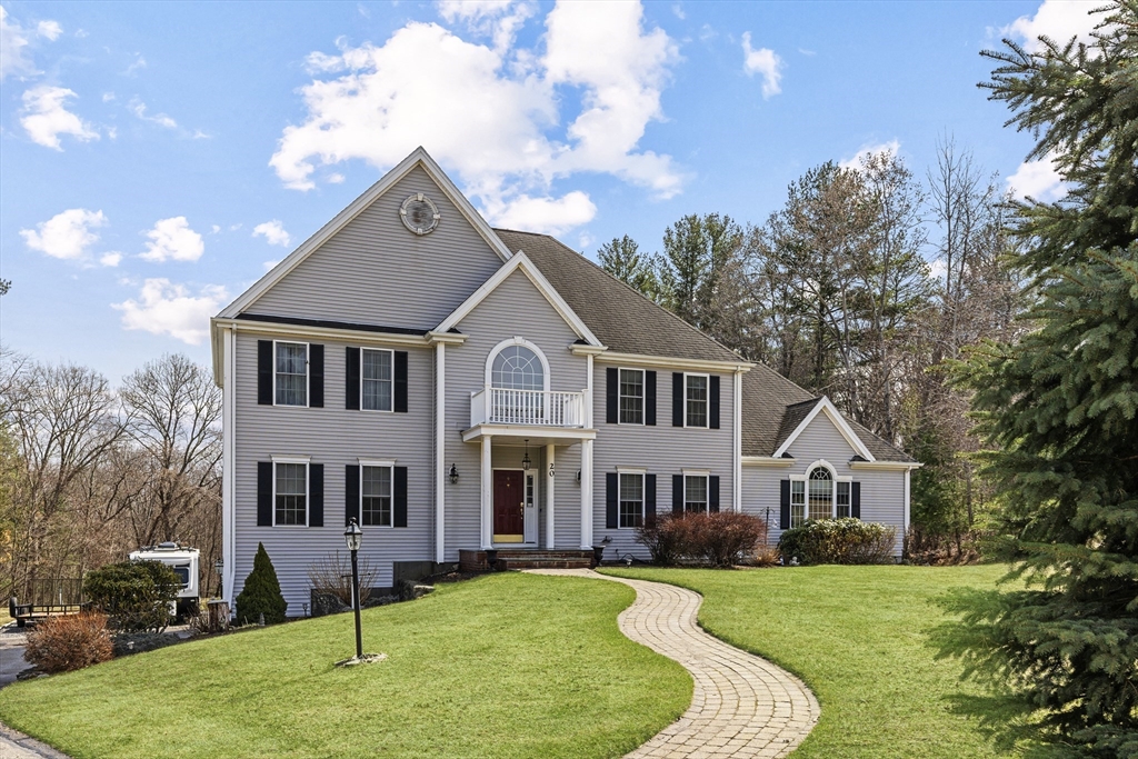 20 Constitution Cir, Holliston, Massachusetts, 4 Bedrooms Bedrooms, 9 Rooms Rooms,2.5 BathroomsBathrooms,Residential,For Sale,Constitution Cir,73496593