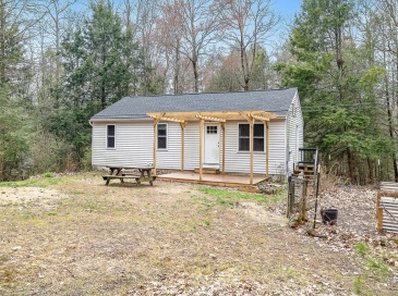 17 Gray Rd, Templeton, Massachusetts, 3 Bedrooms Bedrooms, 5 Rooms Rooms,1 BathroomBathrooms,Residential,For Sale,Gray Rd,73484448 17 Gray Rd, Templeton, Massachusetts, 3 Bedrooms Bedrooms, 5 Rooms Rooms,1 BathroomBathrooms,Residential,For Sale,Gray Rd,73484448