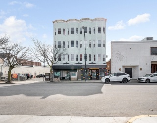 50 1/2 Common St, Lawrence, Massachusetts, 3 Bedrooms Bedrooms, 6 Rooms Rooms,1 BathroomBathrooms,Residential Lease,For Rent,1/2 Common St,73496048