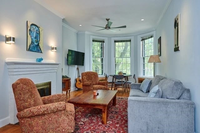 354 Beacon St, Boston, Massachusetts, 1 Bedroom Bedrooms, 3 Rooms Rooms,1 BathroomBathrooms,Residential,For Sale,Beacon St,73427662