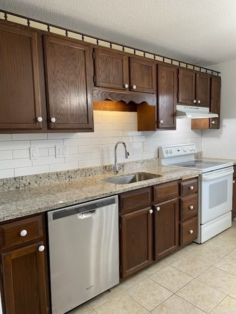 12 Cutter St, Waltham, Massachusetts, 2 Bedrooms Bedrooms, 4 Rooms Rooms,1 BathroomBathrooms,Residential Lease,For Rent,Cutter St,73525068