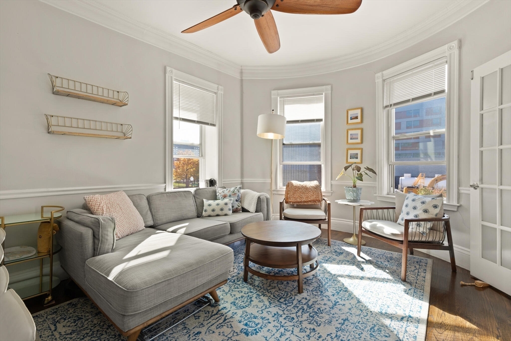 108 E Brookline St, Boston, Massachusetts, 2 Bedrooms Bedrooms, 4 Rooms Rooms,1 BathroomBathrooms,Residential,For Sale,E Brookline St,73524995