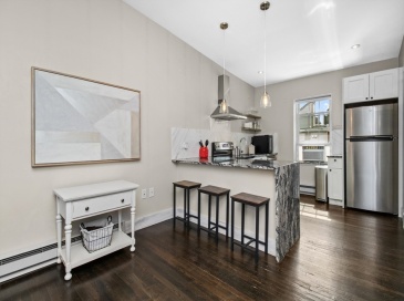 35 Swallow St, Boston, Massachusetts, 1 Bedroom Bedrooms, 3 Rooms Rooms,1 BathroomBathrooms,Residential Lease,For Rent,Swallow St,73525024
